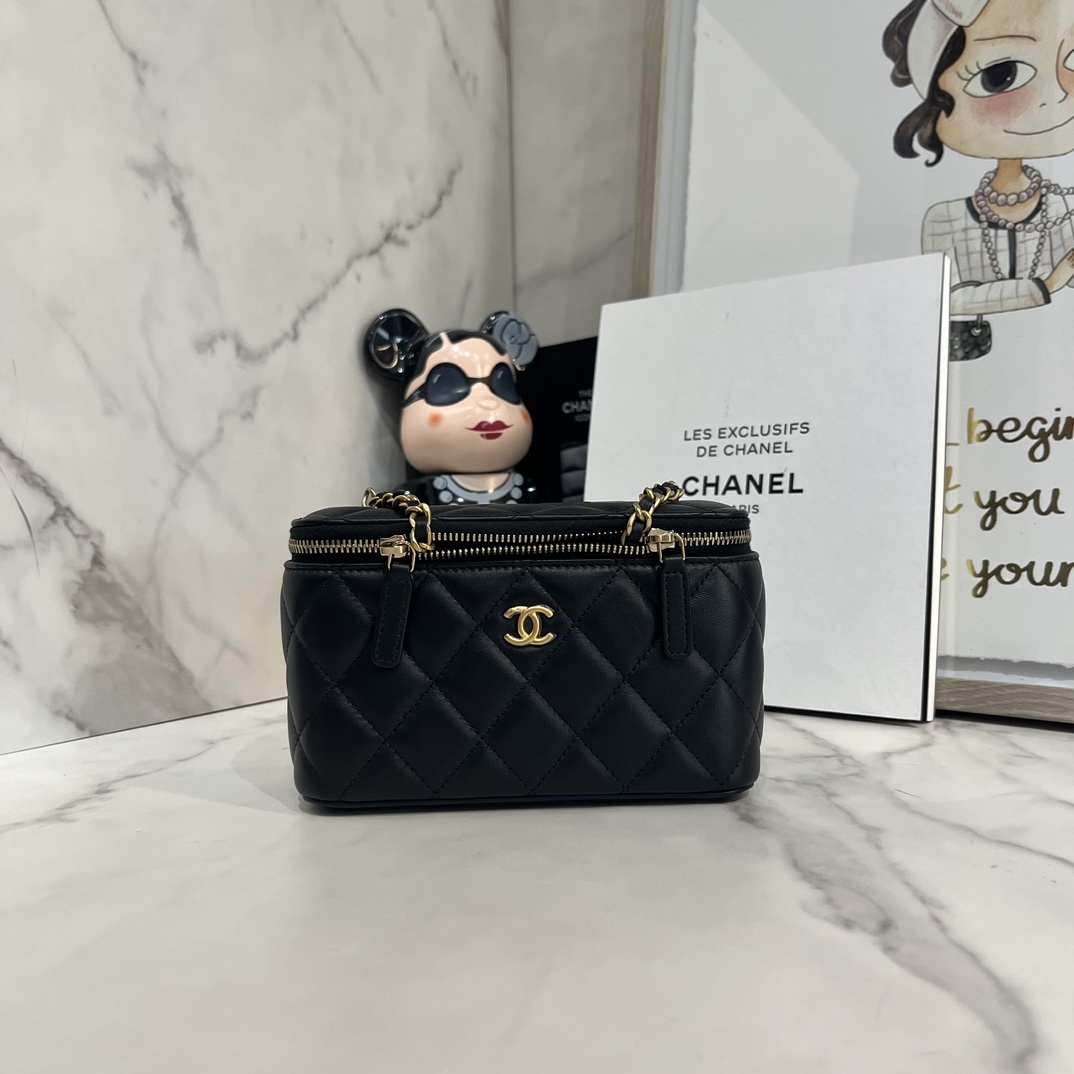 Chanel vanity bag pearl crush